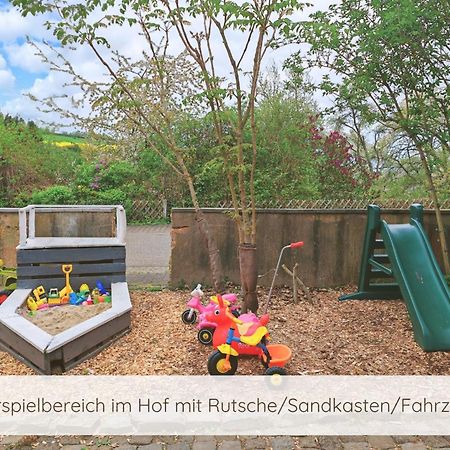 Hofgut Eveshausen - Das Ferienhaus In Der Natur Fuer Familien Und Gruppen Dommershausen Esterno foto